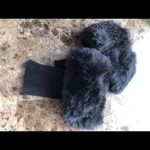 Boot Cuffs Faux Fur Black and black glove set.